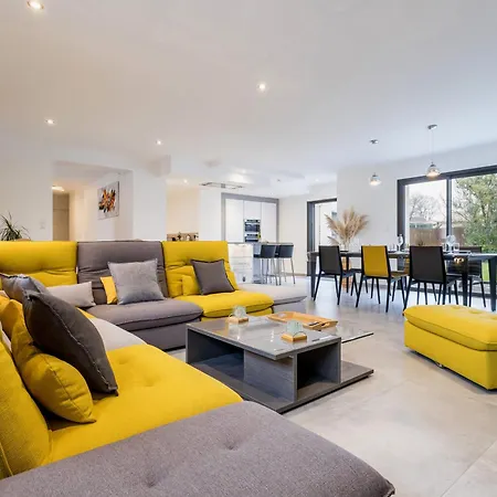 Spacieux Avec Jardin, Spa, Babyfoot Et Parking Prive - Fr-1-306-1292 * La Haie-Fouassiere